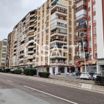 ¡Tu nuevo hogar te espera! Amplio piso en Pardaleras, bien comunicado y con todas las comodidade! por 220000€