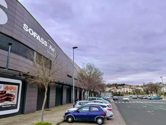 Imagen 2 de Local Comercial en Poligono El Manchon con Garaje