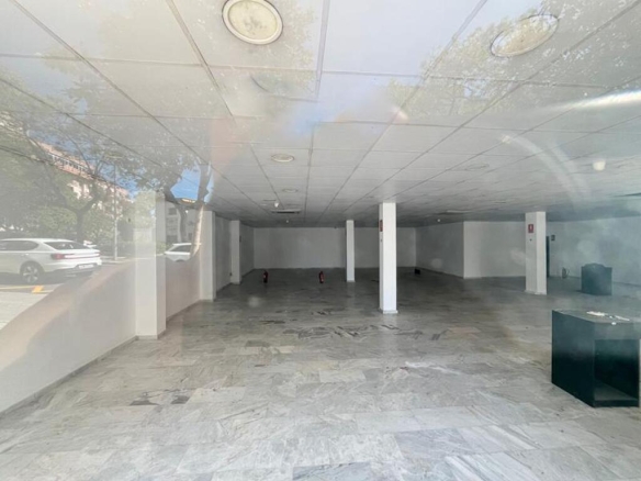 Imagen 4 de EN VENTA LOCAL COMERCIAL EN PLENO CENTRO DE ESTEPONA.