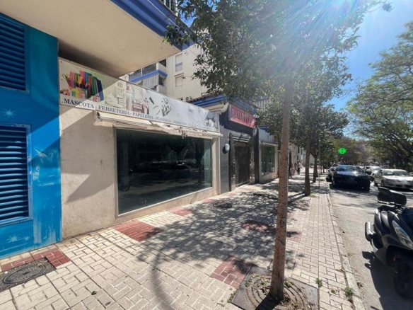 Imagen 1 de EN VENTA LOCAL COMERCIAL EN PLENO CENTRO DE ESTEPONA.