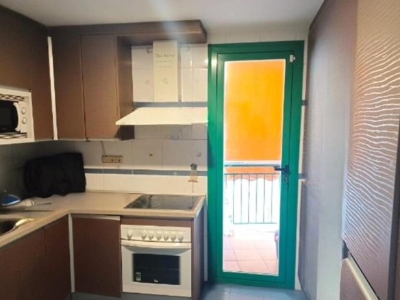 Imagen 1 de AMPLIO PISO EN ZONA MUY DEMANDADA DE ESTEPONA