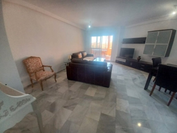 Imagen 2 de LOCALIZACION INMEJORABLE!! EXCLUSIVO PISO EN VENTA A PIE DE PLAYA!!