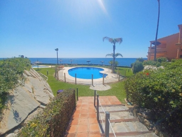 Imagen 3 de LOCALIZACION INMEJORABLE!! EXCLUSIVO PISO EN VENTA A PIE DE PLAYA!!