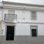 CASA EN PLANTA BAJA CON GRAN PATIO, NAVE Y GARAJE por 193000€