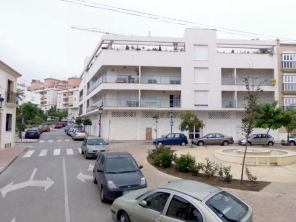 Imagen 1 de LOCAL EN BRUTO EN UNA BUENA ZONA DE PASO MUY TRANSITADA…