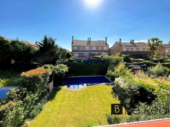 Imagen 4 de EN ALQUILER HABITACIÓN PARA CHICAS ESTUDIANTES EN VILLANUEVA DE LA CAÑADA (MADRID).