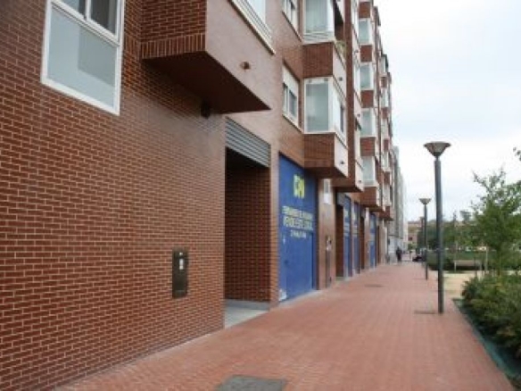 Imagen 4 de Local comercial en Venta en Vitoria SALBURUA Álava