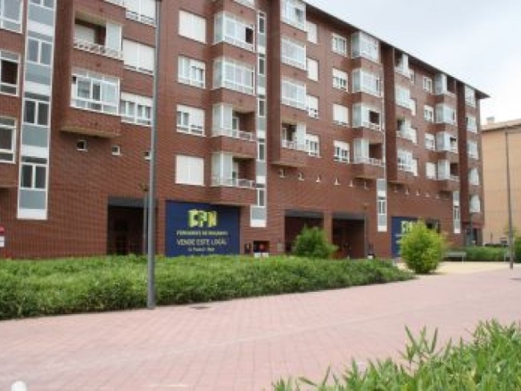 Imagen 4 de Local comercial en Venta en Vitoria SALBURUA Álava