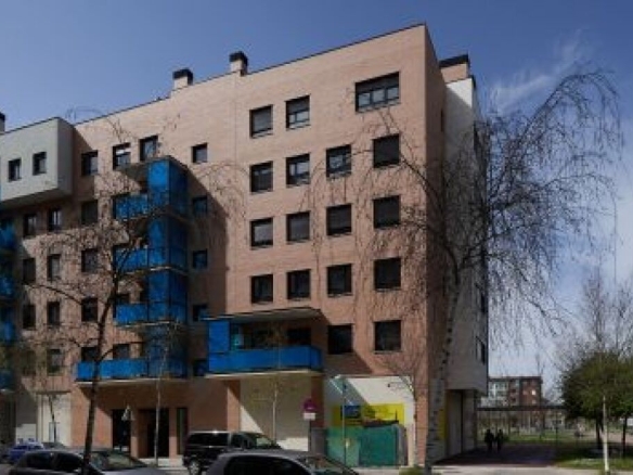 Imagen 4 de Local comercial en Venta en Vitoria SALBURUA Álava