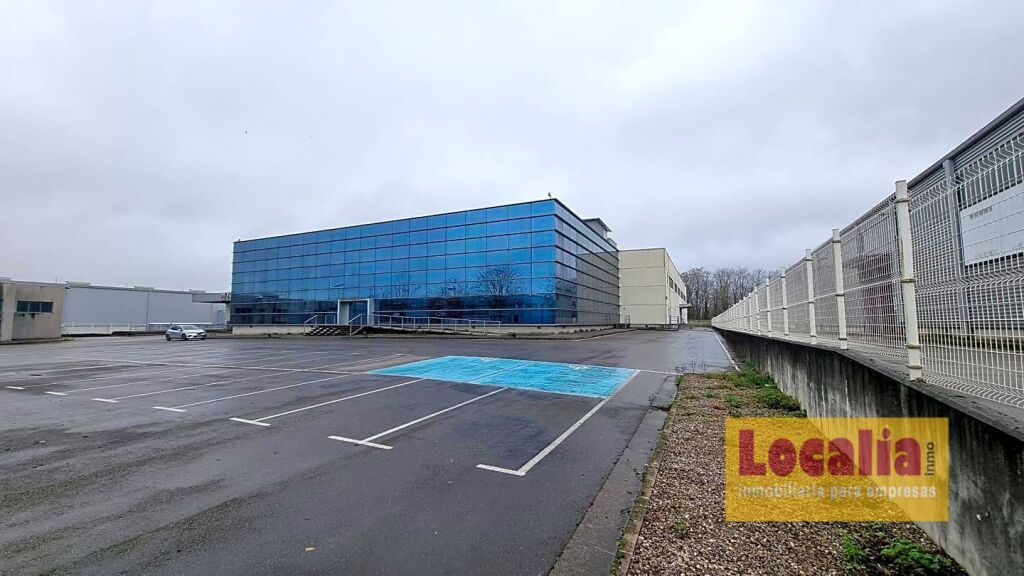 Imagen 4 de Gran nave industrial en Cantabria