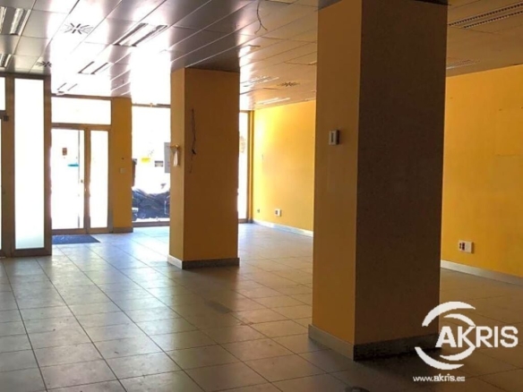 Imagen 4 de LOCAL COMERCIAL DE 418 M2 EN LEGANES