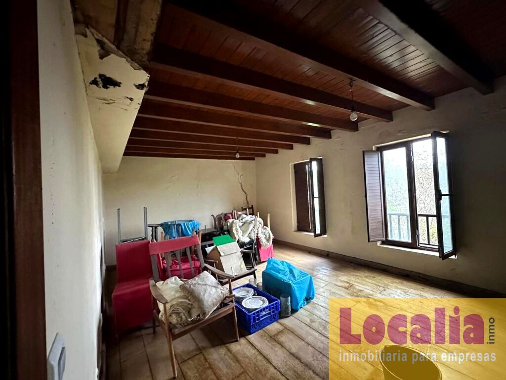 Imagen 4 de Chalet con terreno para reformar en Oruña.