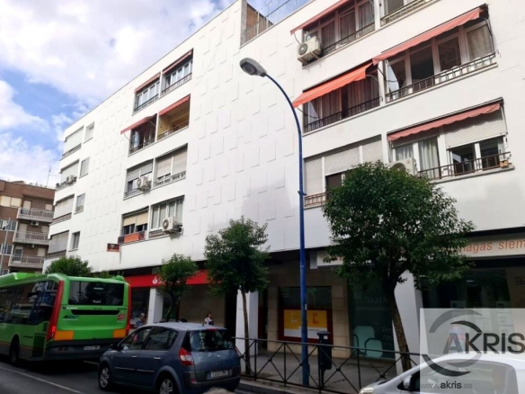 Imagen 3 de LOCAL COMERCIAL-TRASTERO MAS GARAJE EN PLAZA ESPAÑA LEGANES