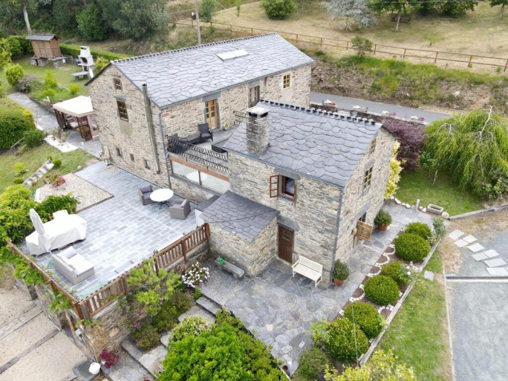 Imagen 2 de Casa de campo-Masía en Venta en Monfero La Coruña