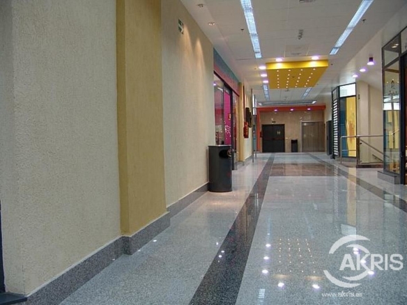 Imagen 4 de VENTA LOCALES EN CENTRO COMERCIAL CUBAS PLAZA