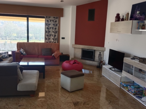 Imagen 2 de Casa-Chalet en Venta en Salceda De Caselas Pontevedra