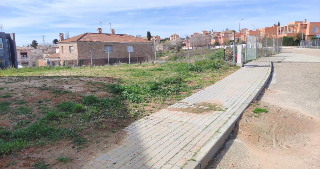 Imagen 3 de MAGNIFICA PARCELA RECTANGULAR EN ZONA ALTA URB ABADIA