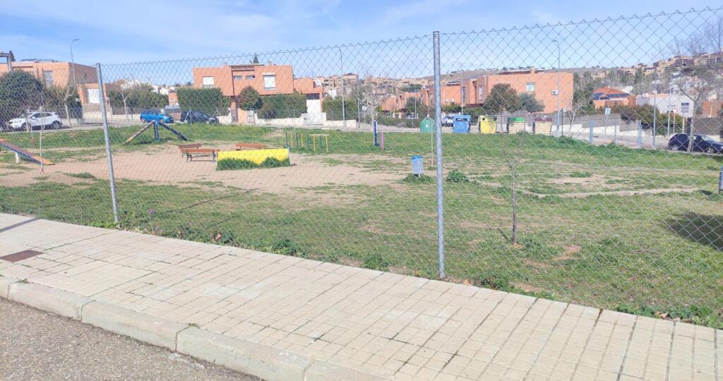 Imagen 4 de MAGNIFICA PARCELA RECTANGULAR EN ZONA ALTA URB ABADIA