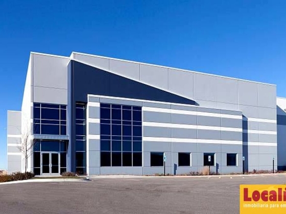 Imagen 2 de Estupenda y amplia nave en alquiler en Santander.