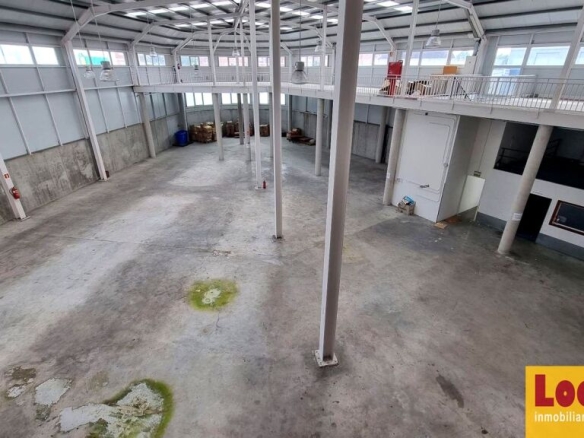 Imagen 1 de Estupenda y amplia nave en alquiler en Santander.