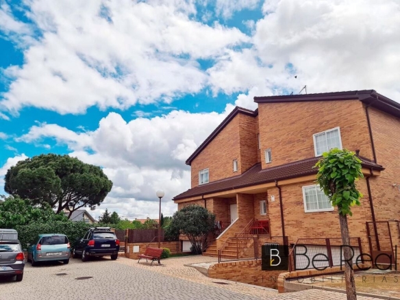 Imagen 2 de EN ALQUILER PARA ESTUDIANTES HABITACIONES EN CHALET A COMPARTIR EN VILLANUEVA DE LA CAÑADA (MADRID).