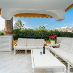 Apartamento exclusivo en el popular complejo Aquamarina: en primera línea de playa. por 320000€