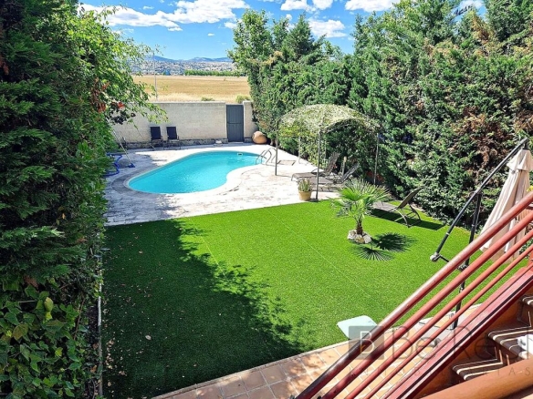 Imagen 3 de ¡ESTUDIANTES! ÚLTIMA HABITACIÓN CON PENSION COMPLETA EN CHALET A COMPARTIR CON PISCINA EN VILLANUEVA DE LA CAÑADA (MADRID).