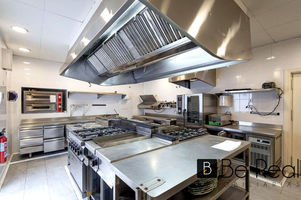 Imagen 4 de OPORTUNIDAD DE INVERSIÓN:DOS RESTAURANTES EN VENTA EN GUADALMINA BAJA