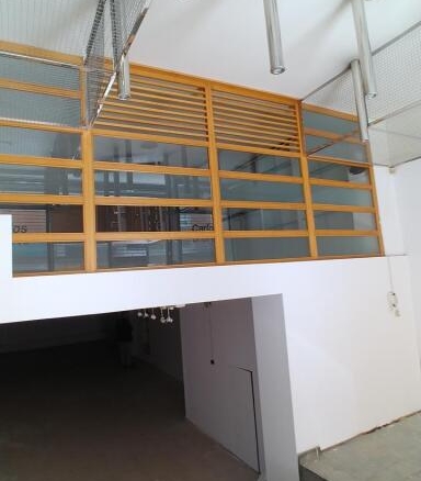 Imagen 1 de Amplio local de dos niveles en venta Santander