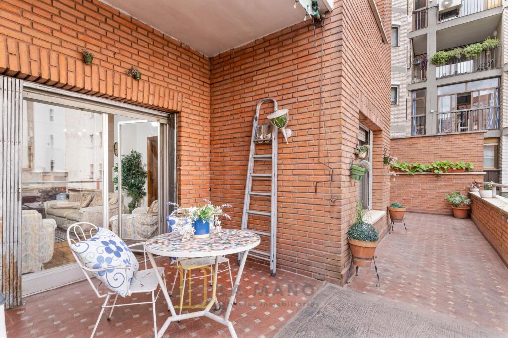 CON TECHOS ALTOS Y MARAVILLOSA TERRAZA