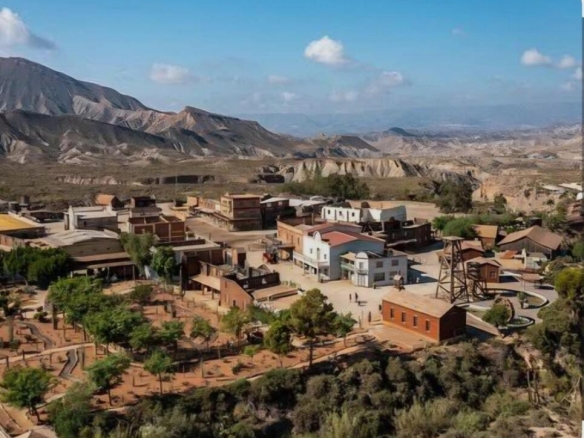 Imagen 1 de Casa de campo-Masía en Venta en Tabernas Almería