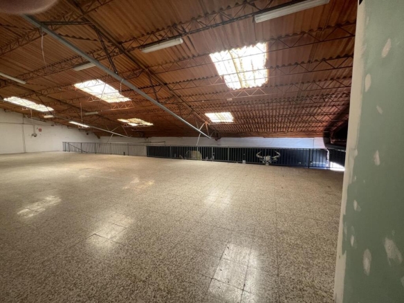 Imagen 3 de EN VENTA NAVE INDUSTRIAL EN EXELENTE UBICACIÓN EN MALAGA .