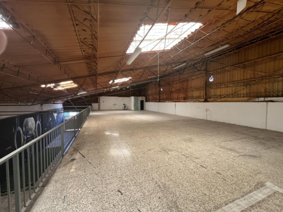 Imagen 1 de EN VENTA NAVE INDUSTRIAL EN EXELENTE UBICACIÓN EN MALAGA .