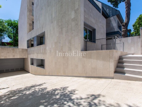 Imagen 2 de Chalet Pareado en Pozuelo De Alarcón