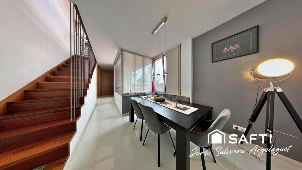 Imagen 2 de ¡CHALET FAMILIAR CON LUZ NATURAL