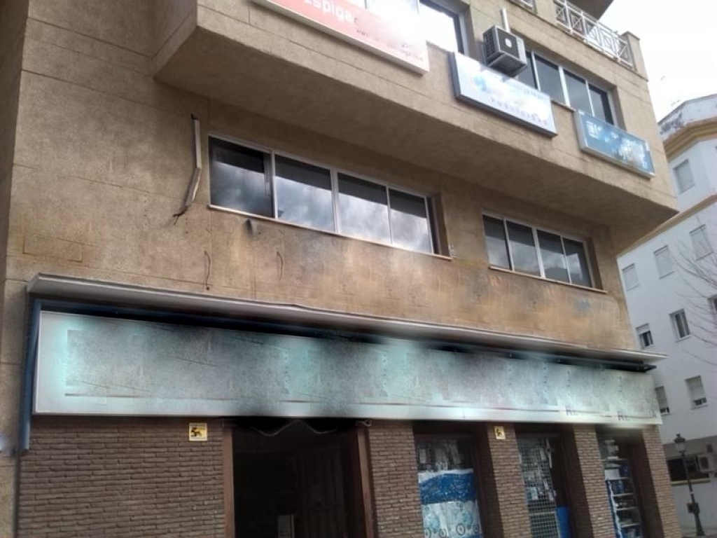 Imagen 2 de LOCAL  MUY AMPLIO DE 800M2 CON INMEJORABLE UBICACIÓN