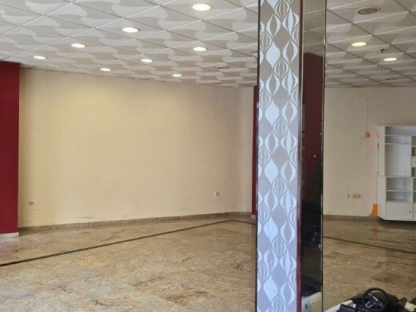 Imagen 3 de Local comercial en Alquiler en Linares Jaén