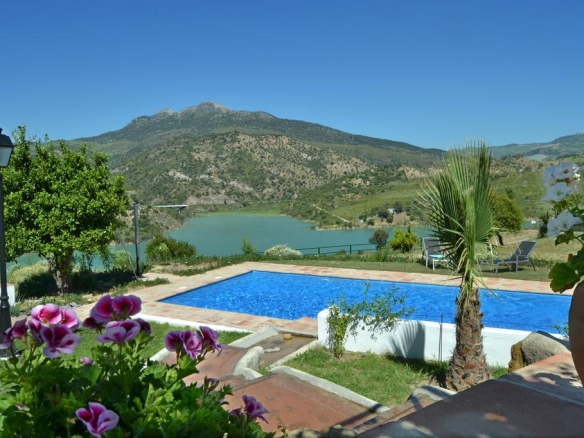 Imagen 2 de Casa de campo-Masía en Venta en Montecorto Málaga