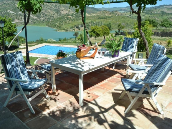 Imagen 3 de Casa de campo-Masía en Venta en Montecorto Málaga