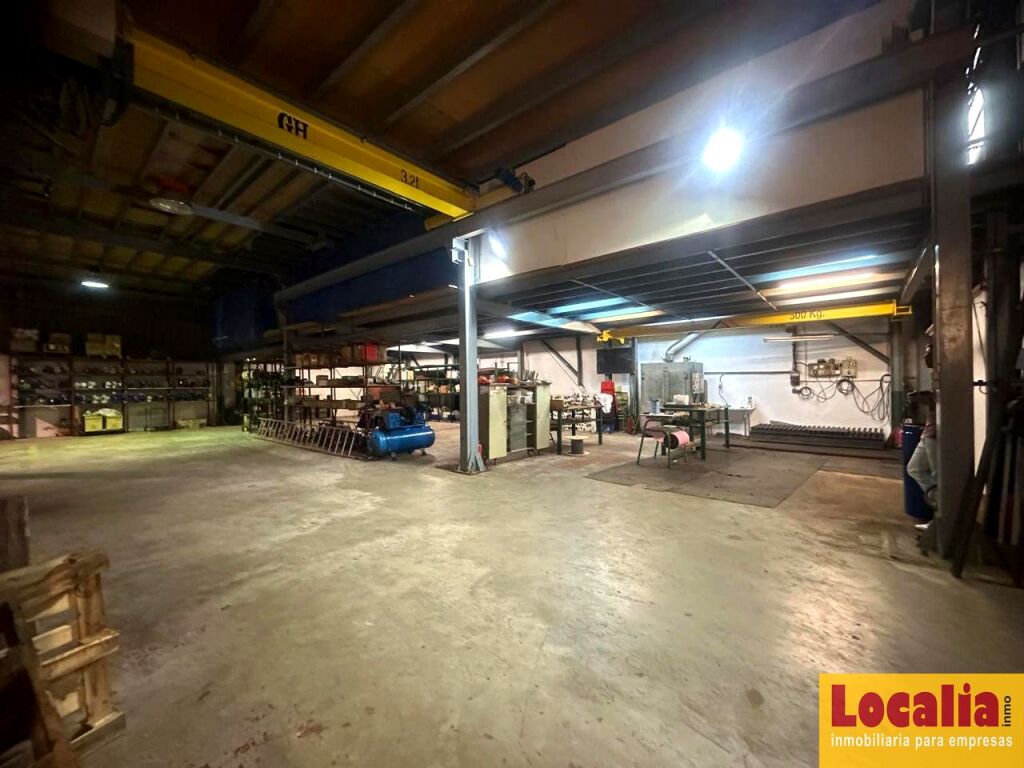 Imagen 2 de Nave industrial con oficinas en Santander 822m²