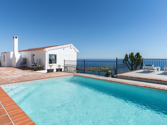 Imagen 2 de CHALET EN ALFAMAR!