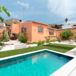 Imagen 1 de Tu refugio mediterráneo en Almuñécar – Casa reformada con gran parcela a solo 5 minutos del mar