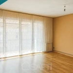 Piso amplio y luminoso en Manresa con 4 hab. y gran cocina por 155000€