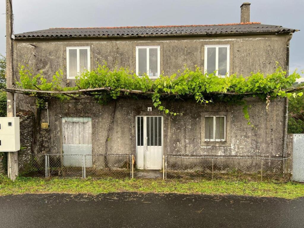 Imagen 2 de Casa de piedra para restaurar