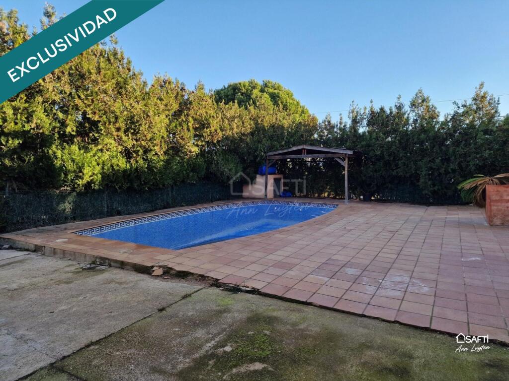 Imagen 2 de Casa a reformar 5 habitaciones y piscina Empuriabrava