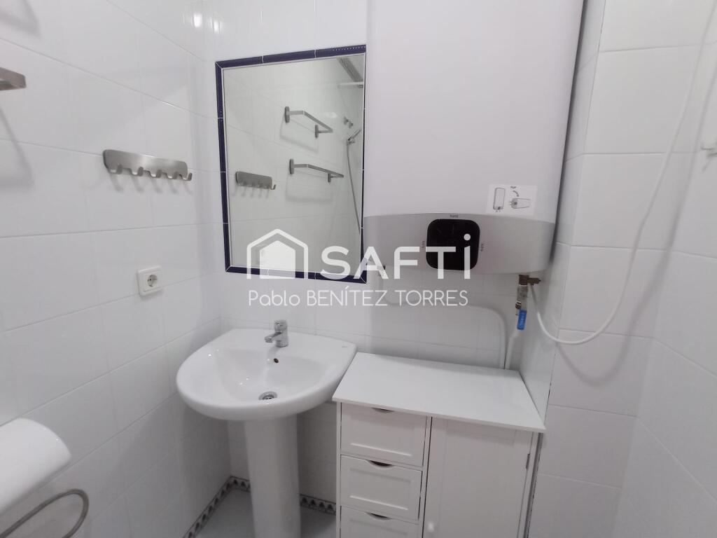 Imagen 3 de "Tu hogar ideal a 500m de la playa de La Barrosa."