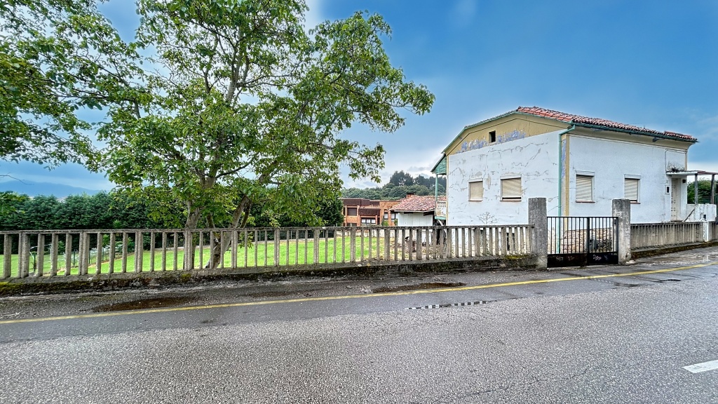 Imagen 2 de Casa-Chalet en Venta en Oviedo Asturias