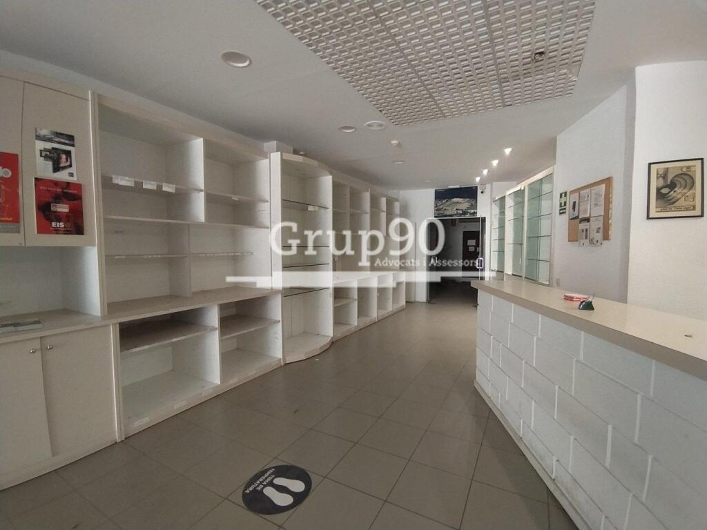 Imagen 2 de Local en el Paseo de Ronda de 141 m²