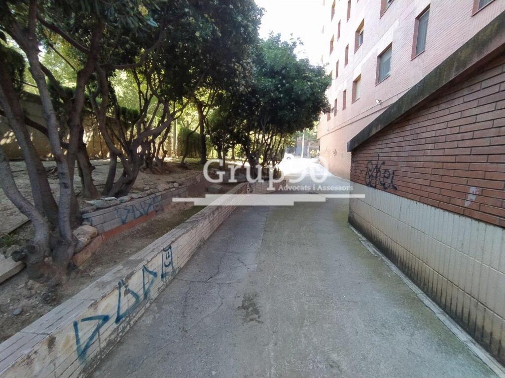 Imagen 2 de Local interior en la zona Paseo de Ronda de 67 m²