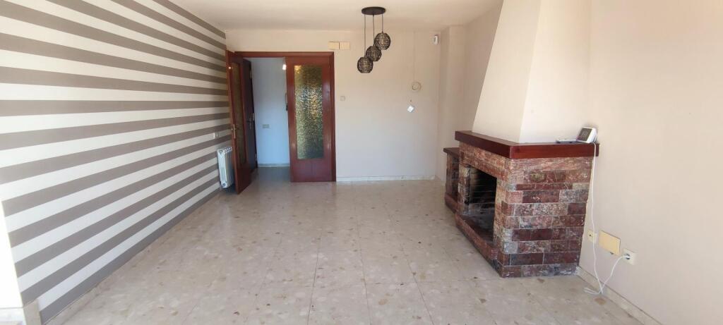 Imagen 3 de CASA EN BALSARENY CON JARDIN Y GARAJE